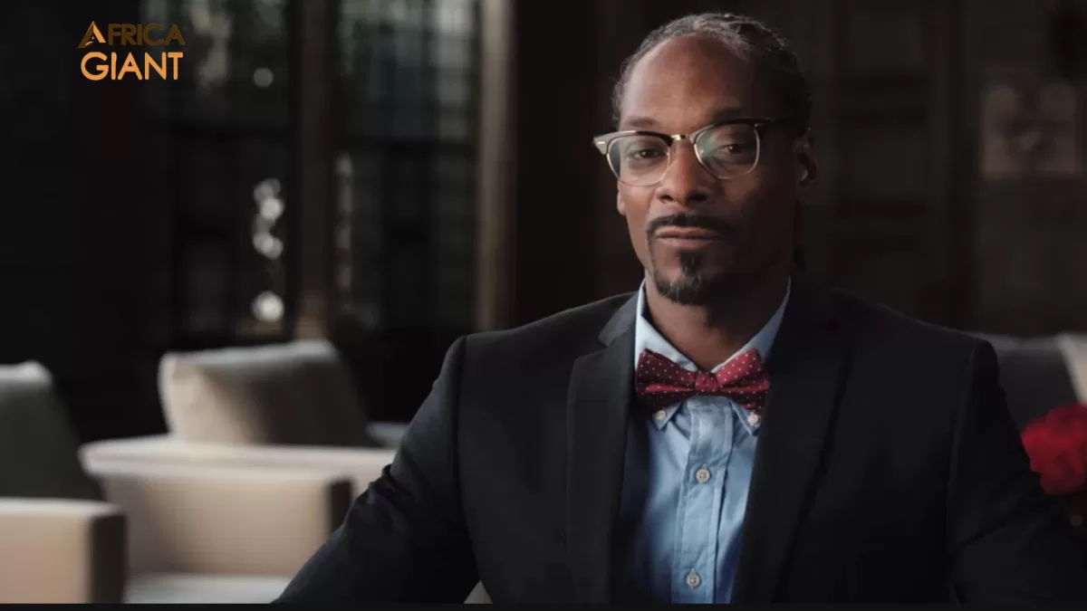 Snoop Dogg secures the bag for artists because "it makes no sense to get a billion streams and not get a million dollars"