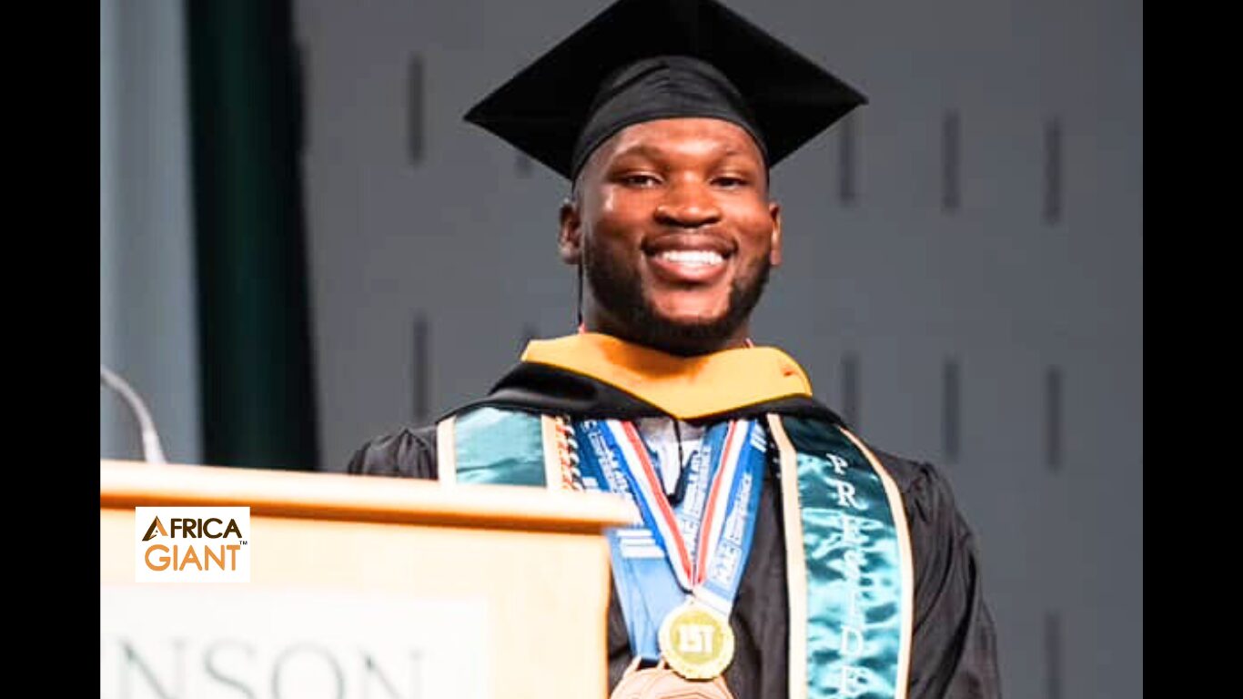 Jubelo Oyeniran Receives SU Pin, Stevenson University’s Highest Honour: A Scholar, Leader, and Visionary.